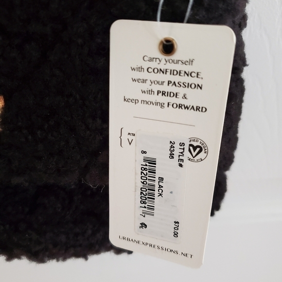 Urban Expressions Corriedale Crossbody in black - Picture 7 of 14